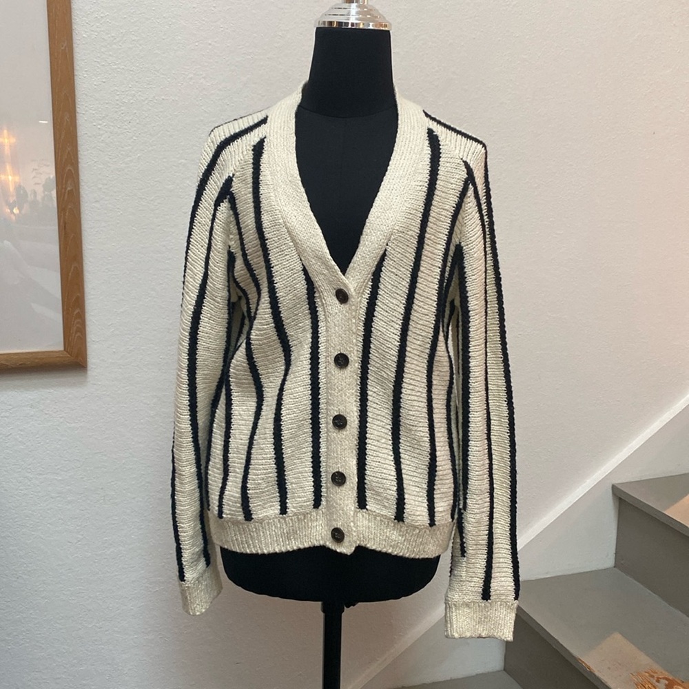 Th GREAT cardigan